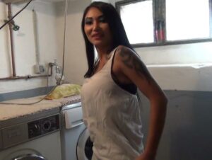 Kim XXX Porno Video: Analer Waschtag!!!